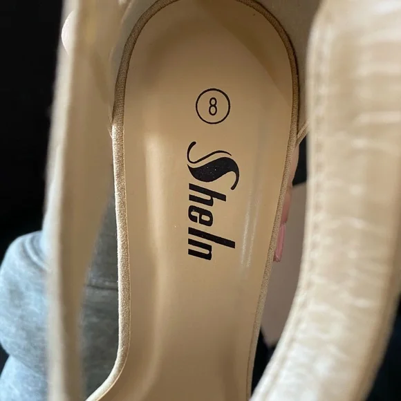 Open toe heels - Picture 2 of 4